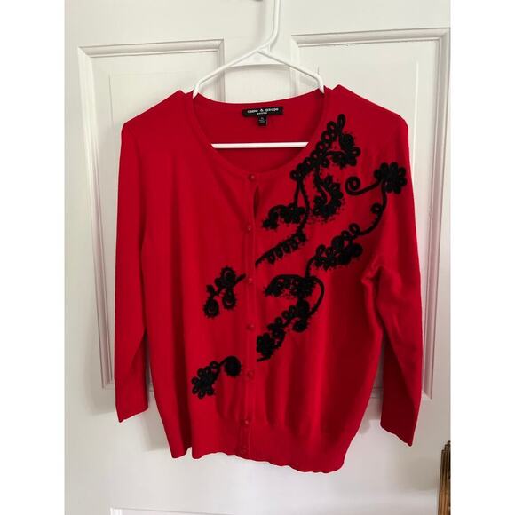 Cable and Gauge Women's P L Red Black Embroidered 3/4 Sleeve Cardigan Whimsygoth - Picture 4 of 11